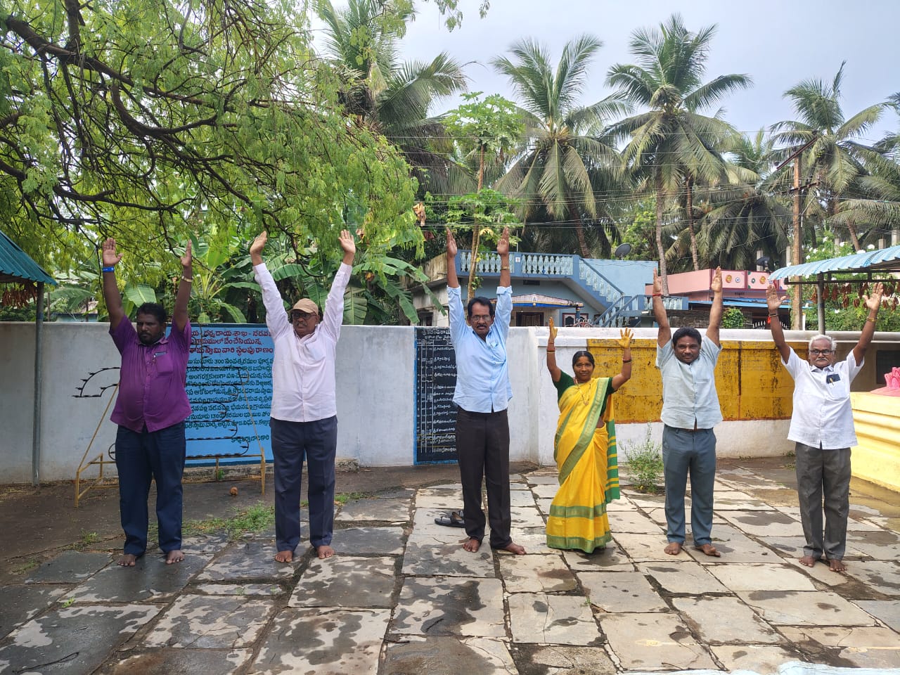 యోగ ఏకాగ్రతను పెంపొందించడానికి తోడ్పడుతుంది