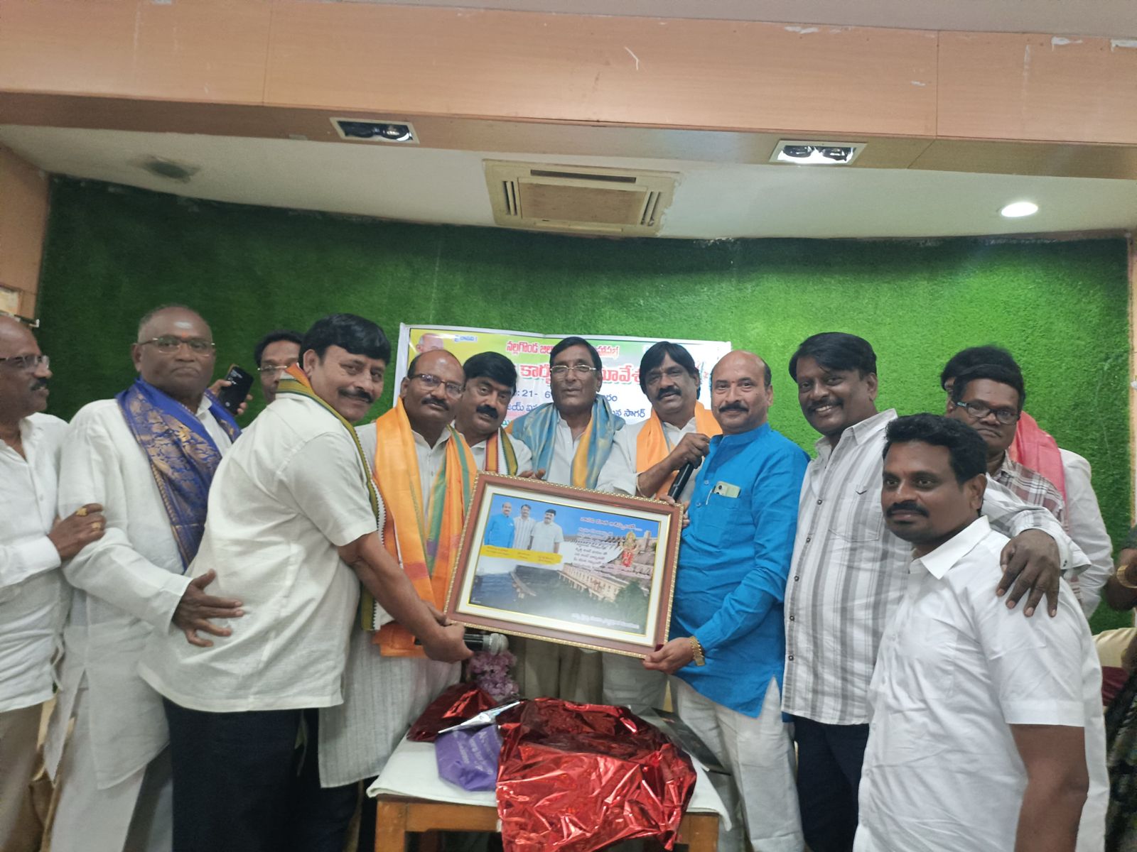ఆర్య వైశ్యులు ఐక్యంగా రాజకీయాలలో ఎదగాలి- తేలు కుంట్ల చంద్రశేఖర్