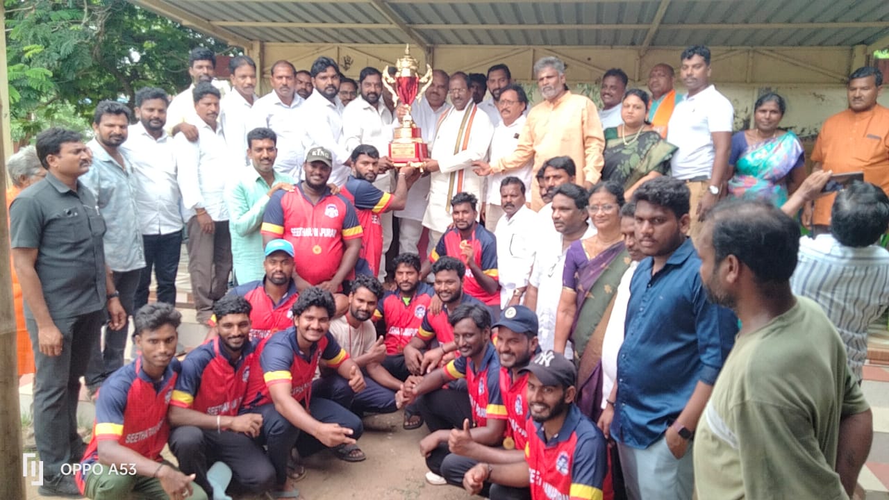 యువత క్రీడల్లో రాణించాలి: వీర్రాజు