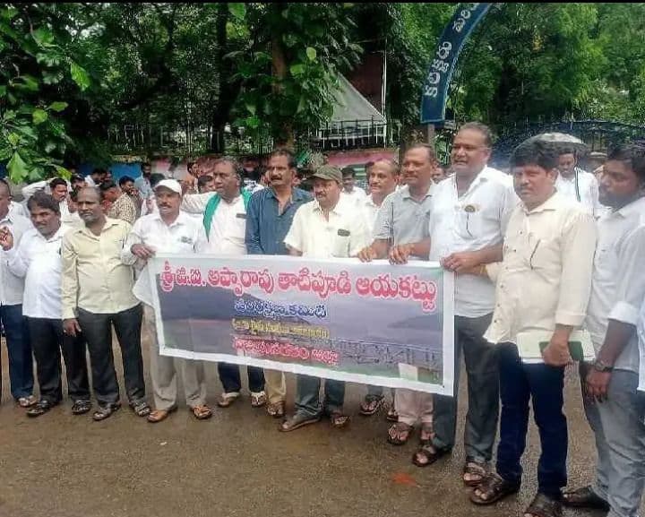 రిజర్వాయర్‌ కింద రైతులకు సాగునీరు అందించాలి