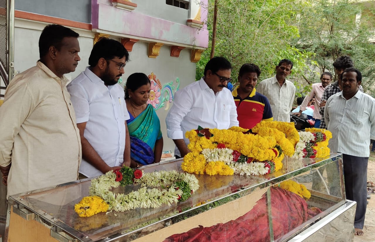 రామాంజనేయులు కి ఘన నివాళులు అర్పించిన~ యల్లటూరు
