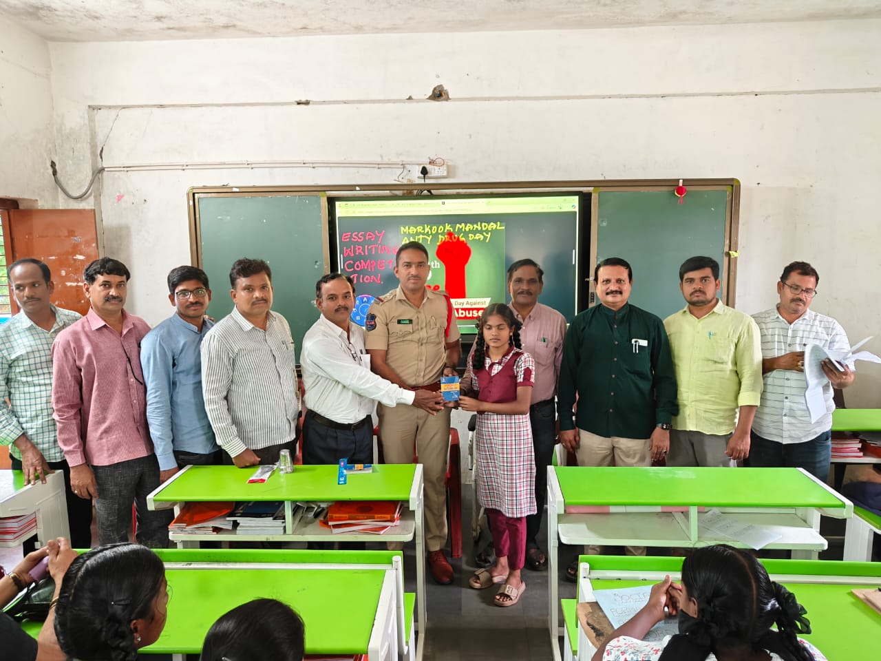 యాంటీ డ్రగ్స్ మండల స్థాయి వ్యాస రచన పోటీలు