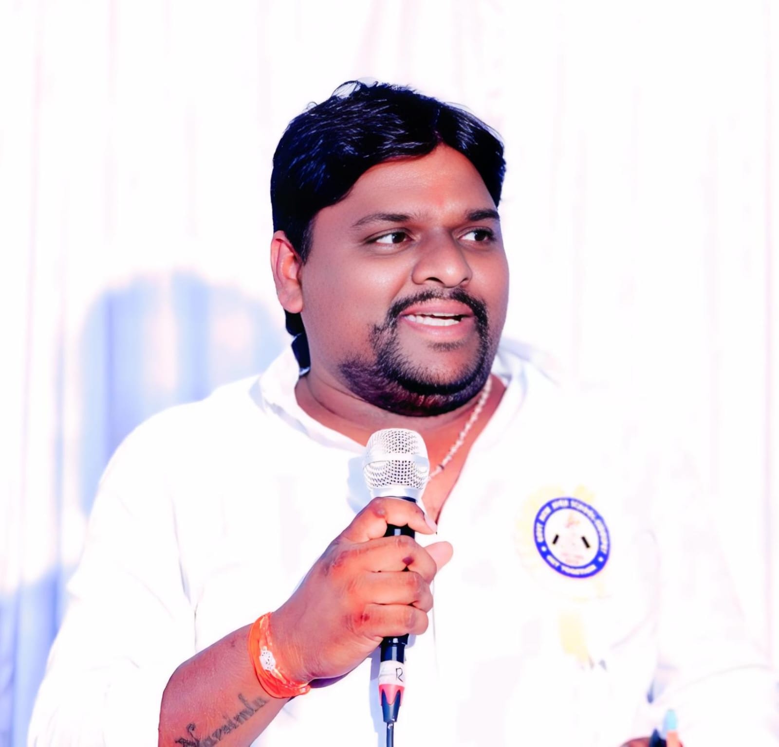 విద్యార్థుల రక్తం తాగుతున్న ప్రైవేట్ విద్యాసంస్థలు
