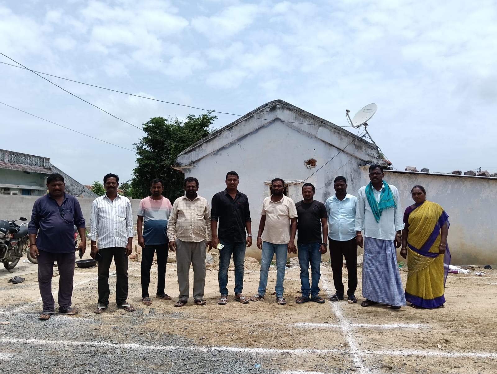 బట్టాపూర్ లో ఇందిరమ్మ ఇండ్ల నిర్మాణానికి భూమి పూజ
