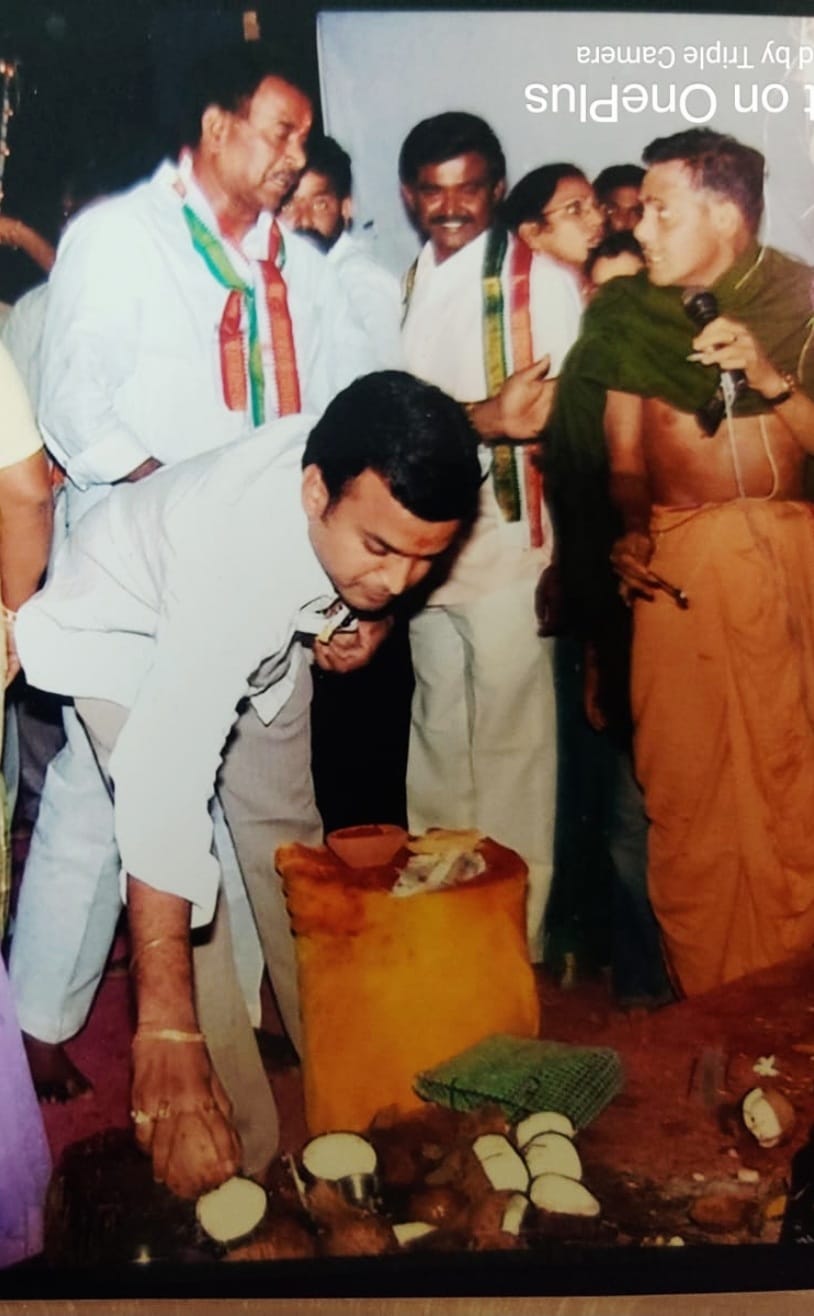 పీజేఆర్ పేరును ఫ్లై ఓవర్ కు పెట్టడం అభినందనీయం