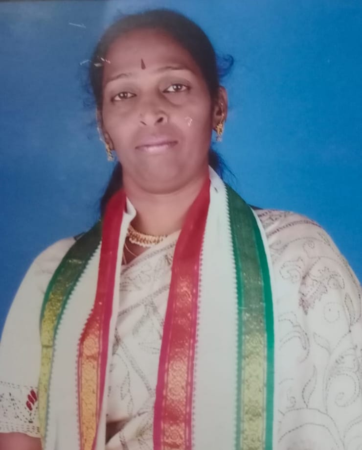 గచ్చిబౌలి ఫ్లై ఓవర్ కు పి జె ఆర్ పెరు పెట్టడం పట్ల హర్ష వ్యక్తం. కూకట్పల్లి కాంగ్రెస్ పార్టీ సీనియర్ నాయకురాలు మాజీ వార్డ్ మెంబర్ స్వరూప గౌడ్