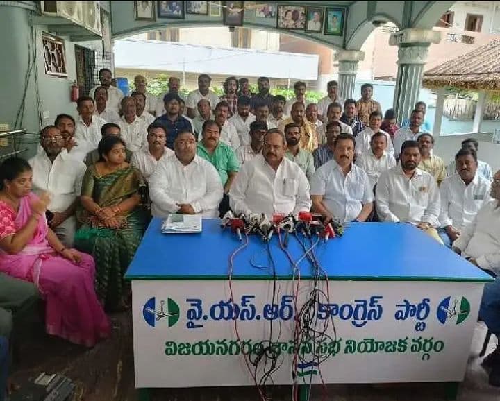 చంద్రబాబు ఇచ్చిన హామీలు నెరవేర్చలేదు: కోలగట్ల