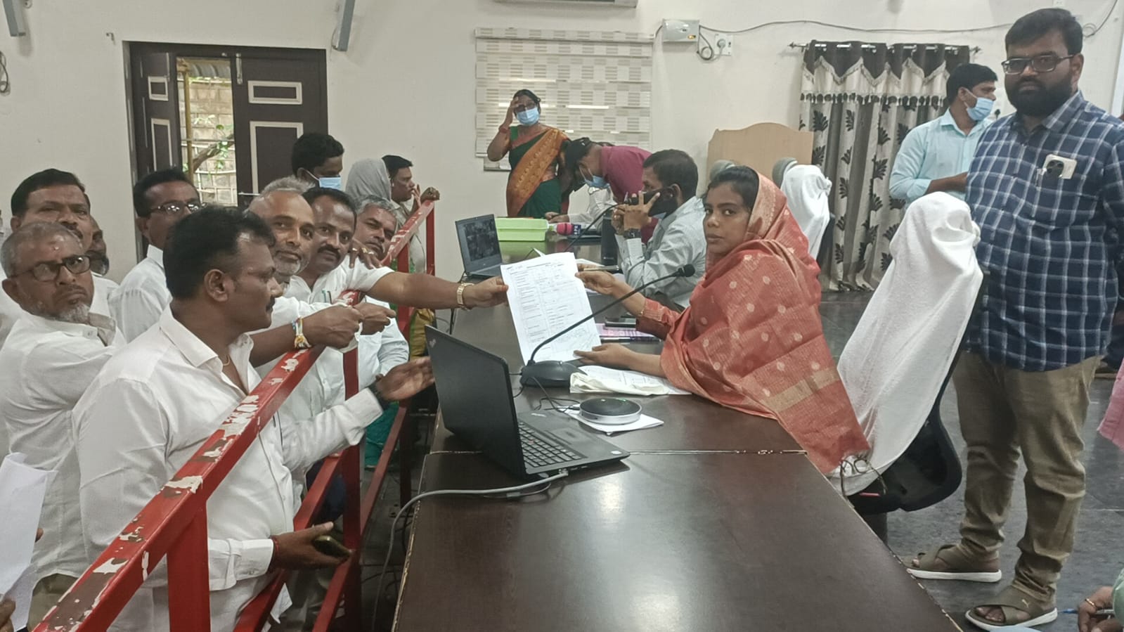 ఉపాధి హామీ లో జరుగుతున్న అవినీతి పై విచారణ జరిపించాలి.