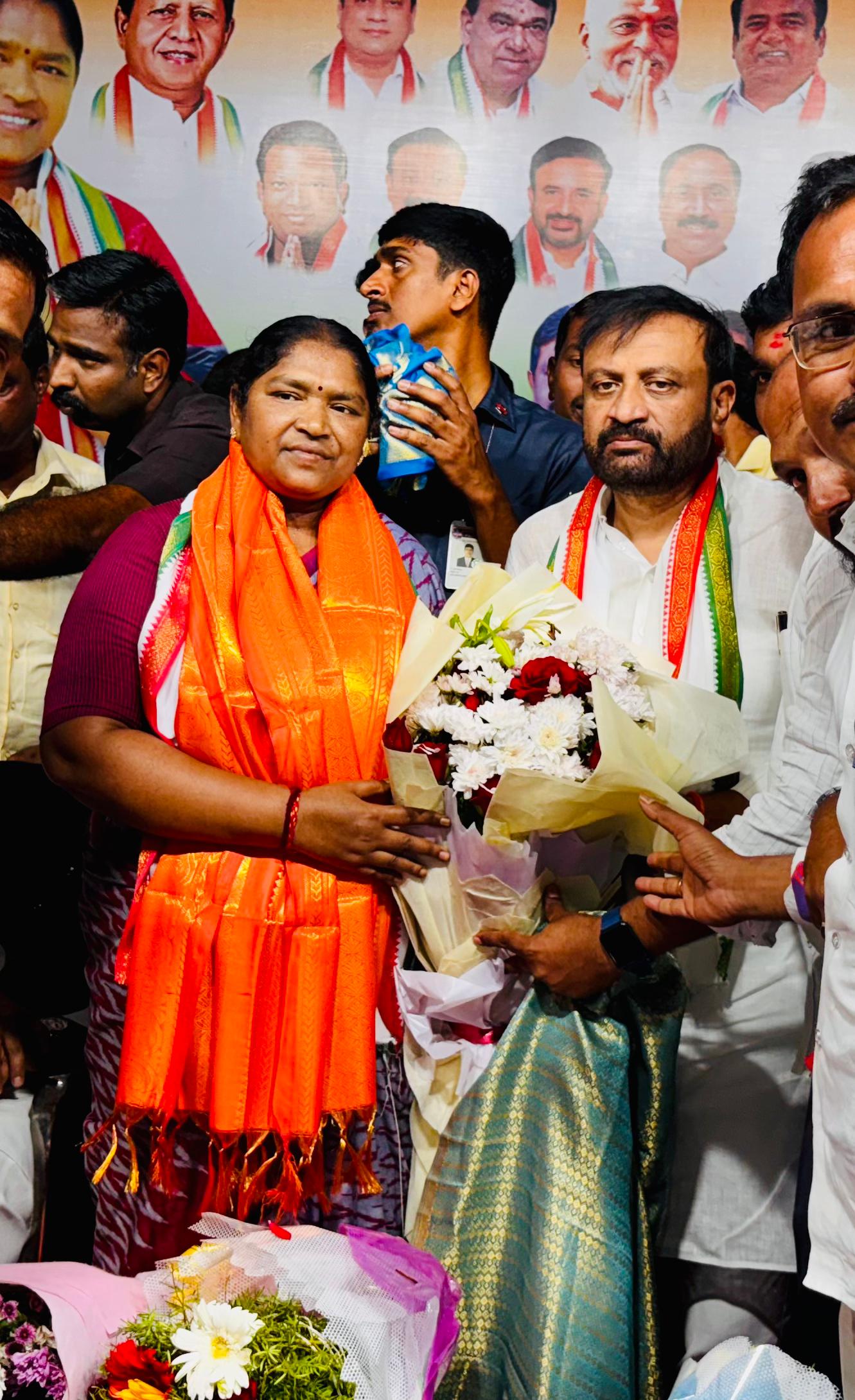 కాంగ్రెస్ పార్టీ విస్తృత స్థాయి సమావేశంలో పాల్గొన్న ఎమ్మెల్యే తోట లక్ష్మీ కాంతారావు …