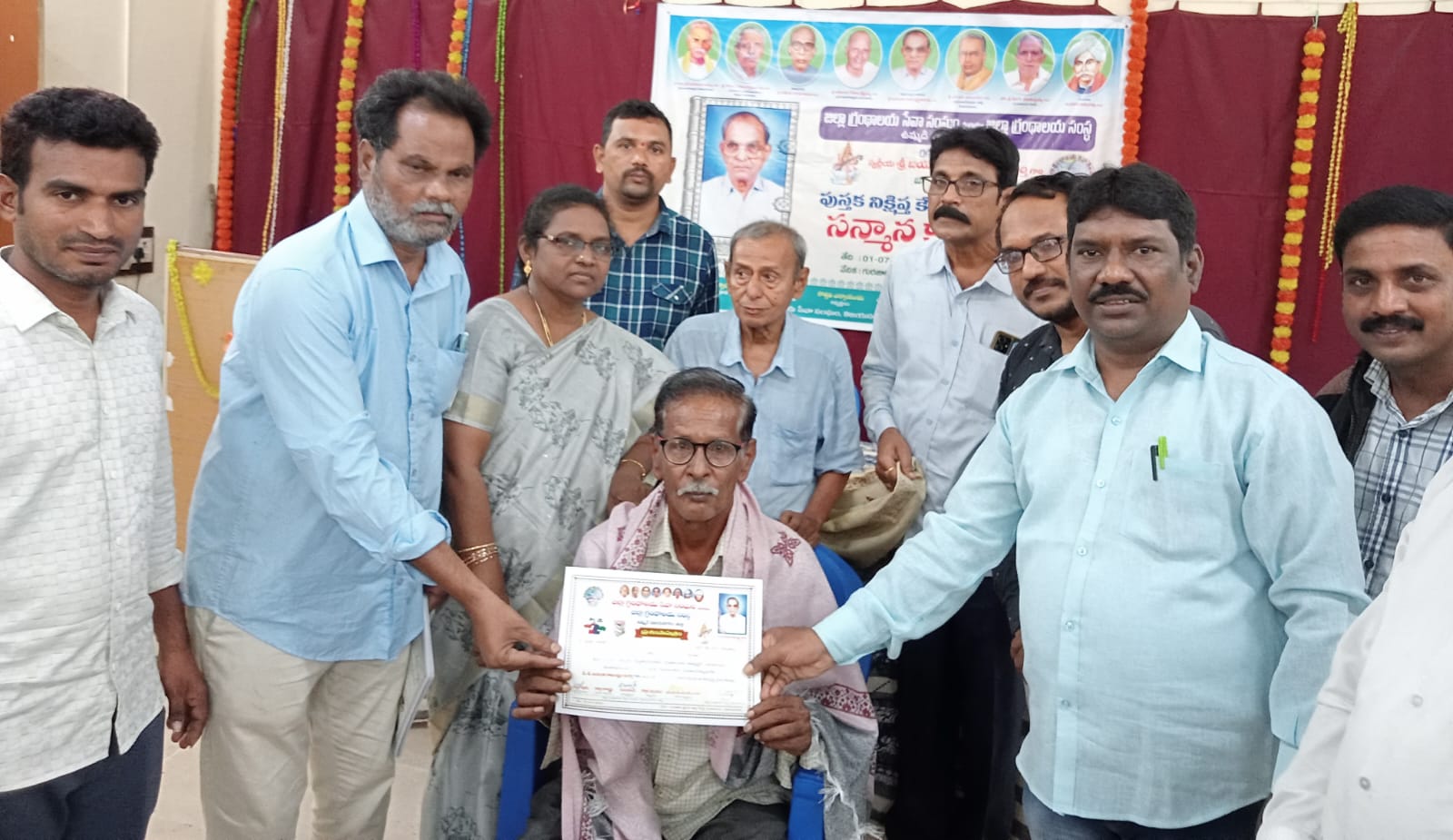 బుక్ డిపో సెంటర్ నిర్వాహుల సేవలు అమూల్యం