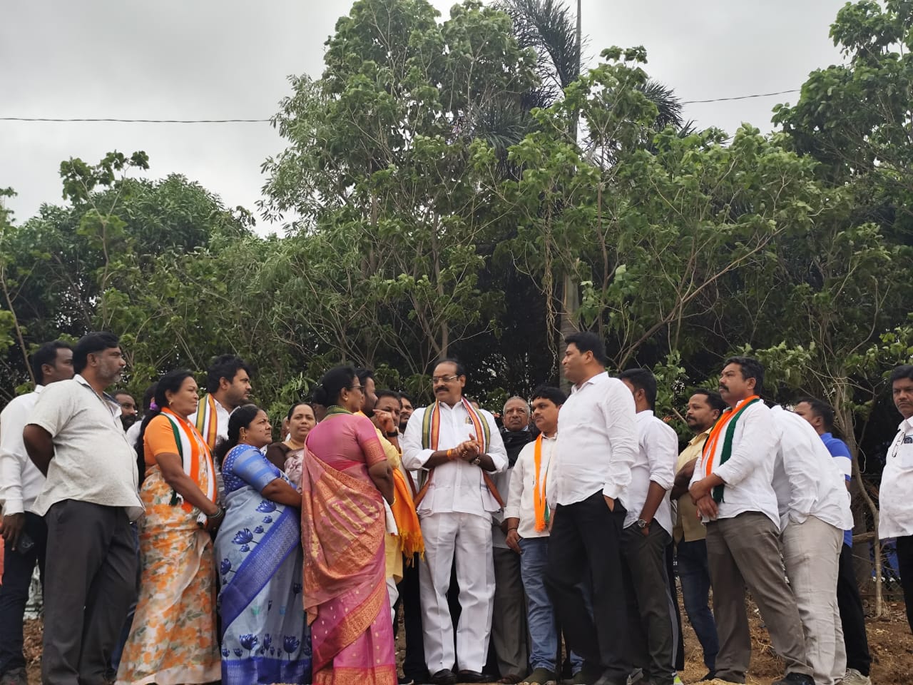కూకట్పల్లిలో నల్లచెరువు అభివృద్ధి నిర్మాణ పనులను పరిశీలించిన బండి రమేష్. జి.వి.ఆర్