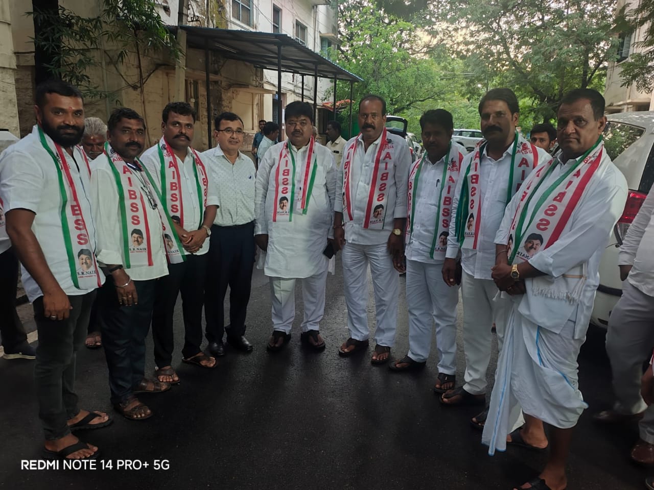 మాజీ ఎమ్మెల్సీని కలిసిన జిల్లా బంజారా నాయకులు..!
