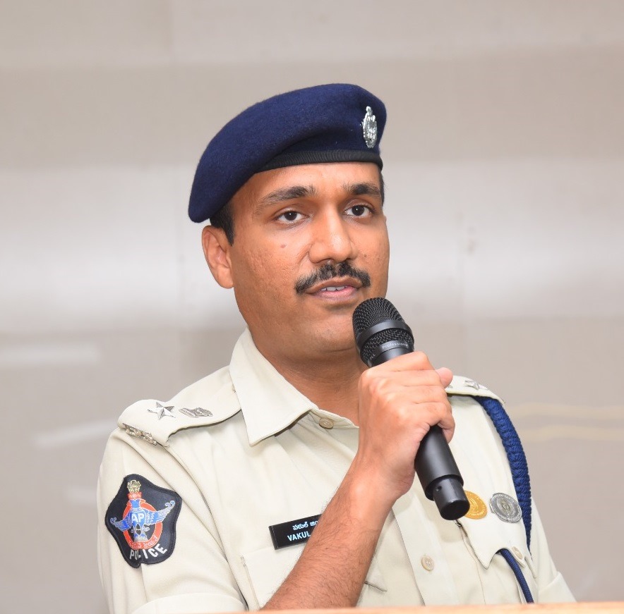 లోక్ అదాలత్లో కేసులు పరిష్కారమయ్యే విధంగా చర్యలు చేపట్టాలి