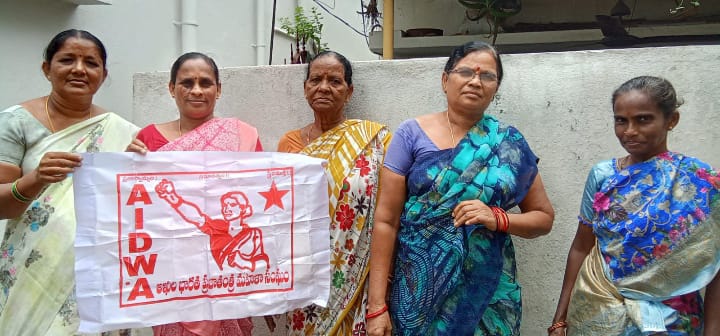 కల్తీ మద్యం తయారీదారుల పై వెంటనే చర్యలు తీసుకోవాలి