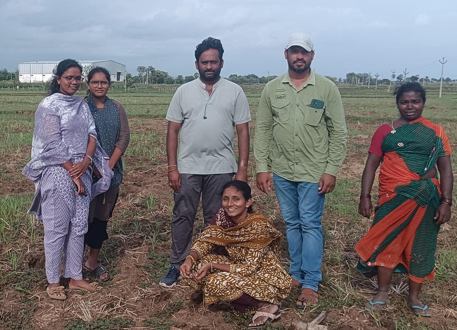 ప్రకృతి వ్యవసాయ రైతుల పొలాలలో మట్టి నమూనాల సేకరణ