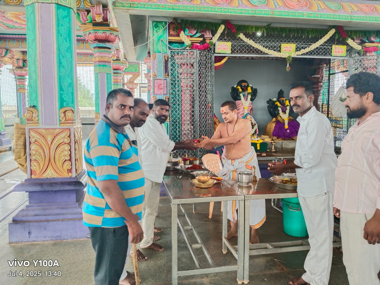 మెదక్ జిల్లా ఎంపీ మాధవనేని రఘునందన్ రావు త్వరగా కోలుకోవాలని చాముండేశ్వరి మాత ఆలయంలో పూజలు నిర్వహించిన బిజెపి కార్యకర్తలు
