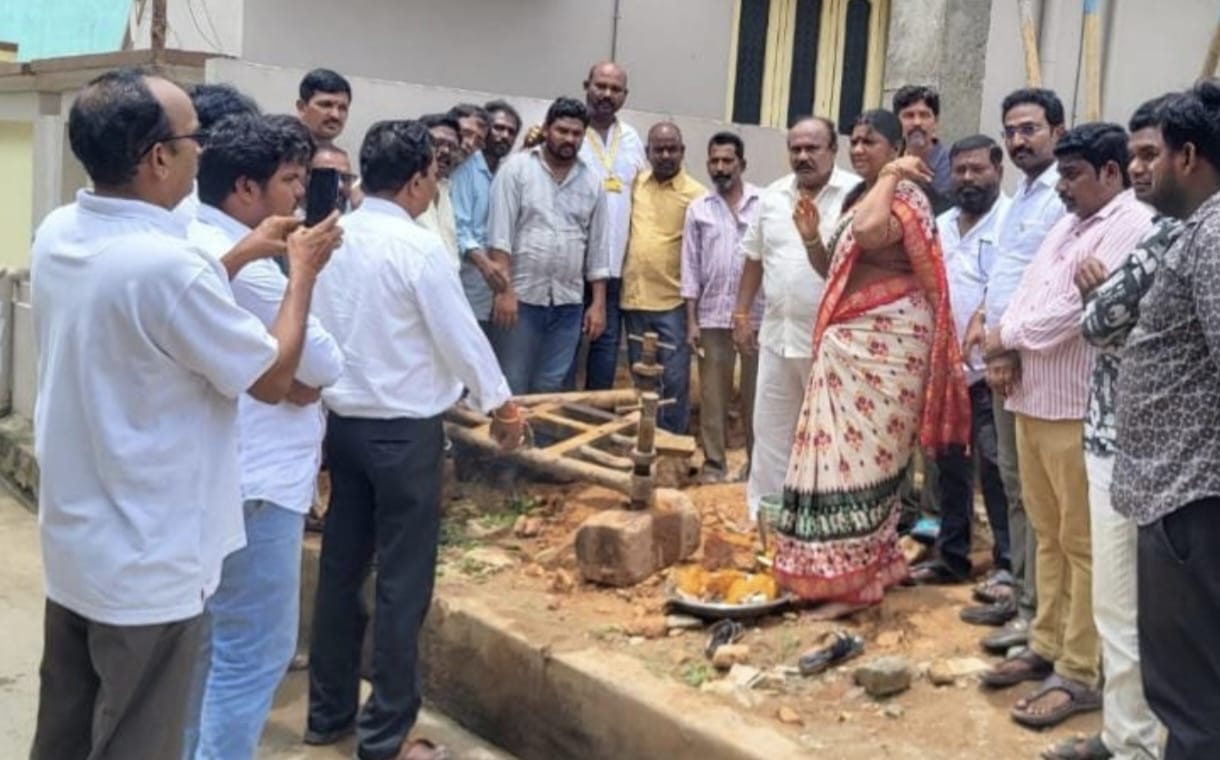 84వ వార్డు కొప్పాకలో బోర్ వెల్ శంకుస్థాపన : కార్పొరేటర్ చిన్నతల్లి నీల బాబు