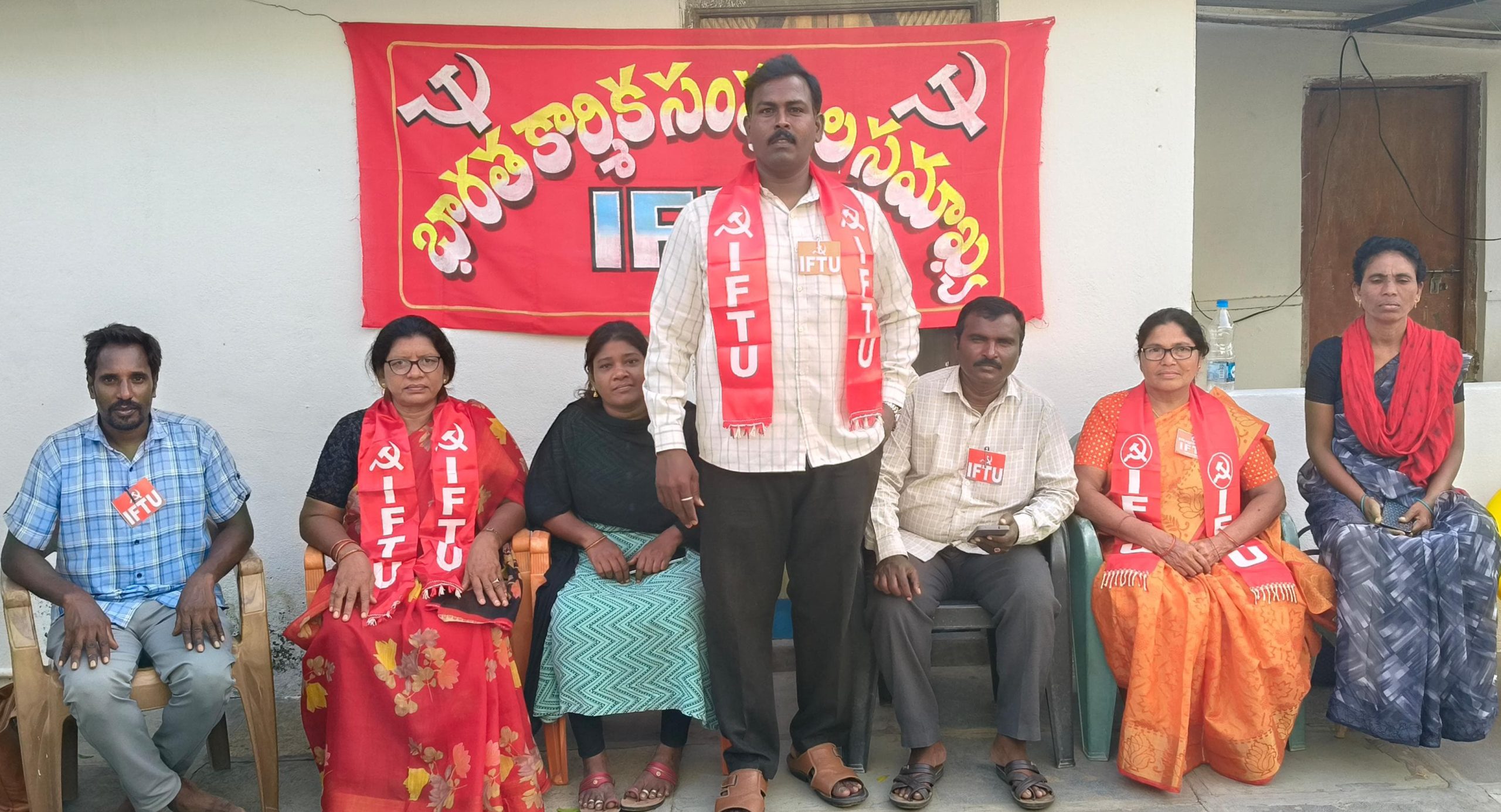 కార్మికుల మెడల మీద వేలాడే కత్తులే నాలుగు లేబర్ కోడ్ లు—షేక్ సుభహన్ IFTU జిల్లా అధ్యక్షులు