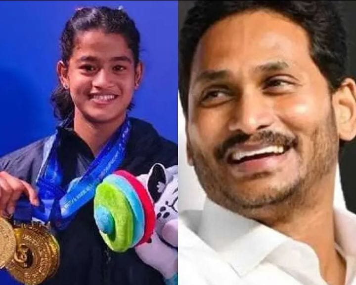 భవానీని అభినందించిన వైఎస్‌ జగన్‌