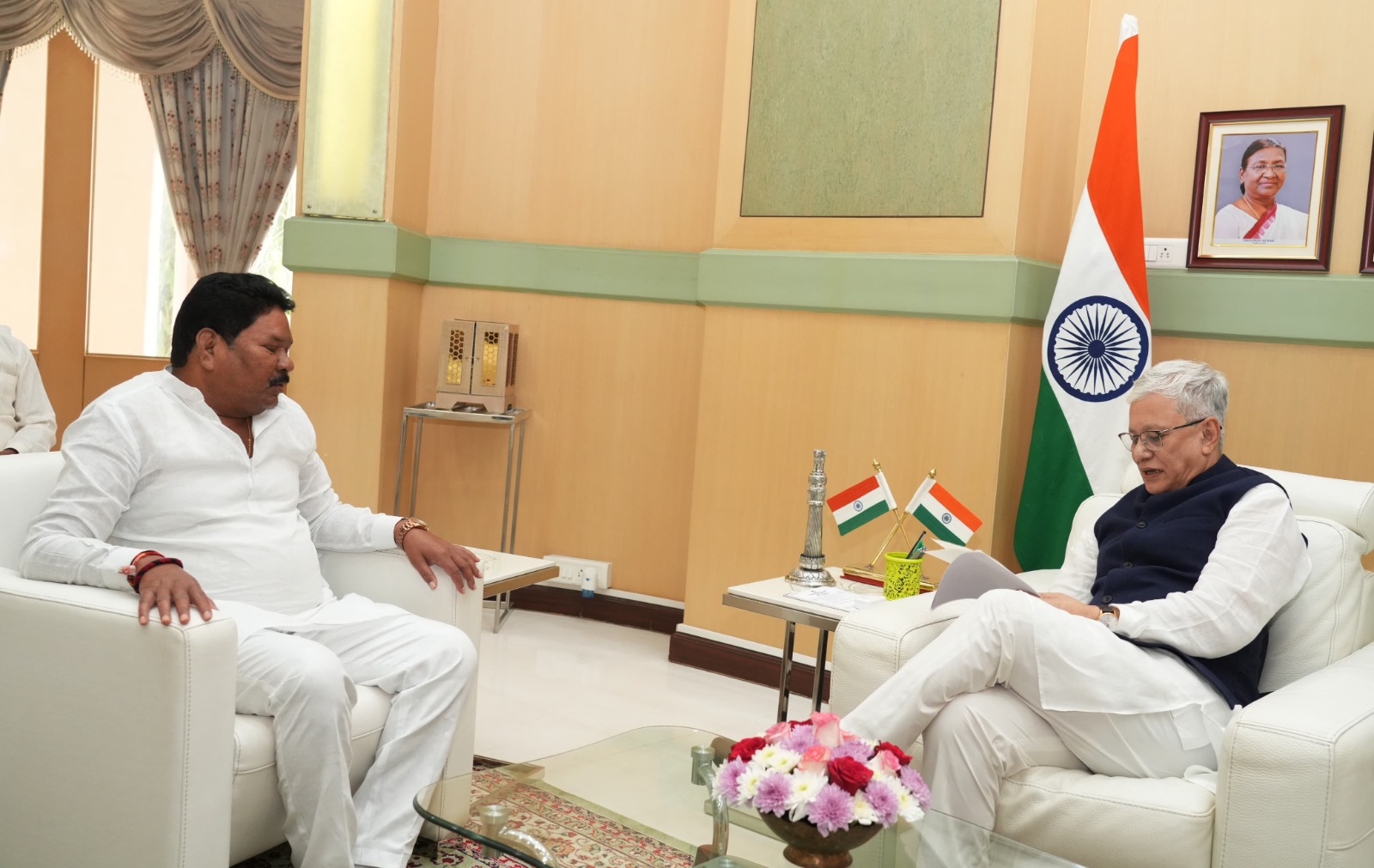 జీవో 49 రద్దు చేసి ఆదివాసీ హక్కులను కాపాడాలని గవర్నర్ ను కోరిన మాజీ ఎంపీ సోయం బాపూరావు.