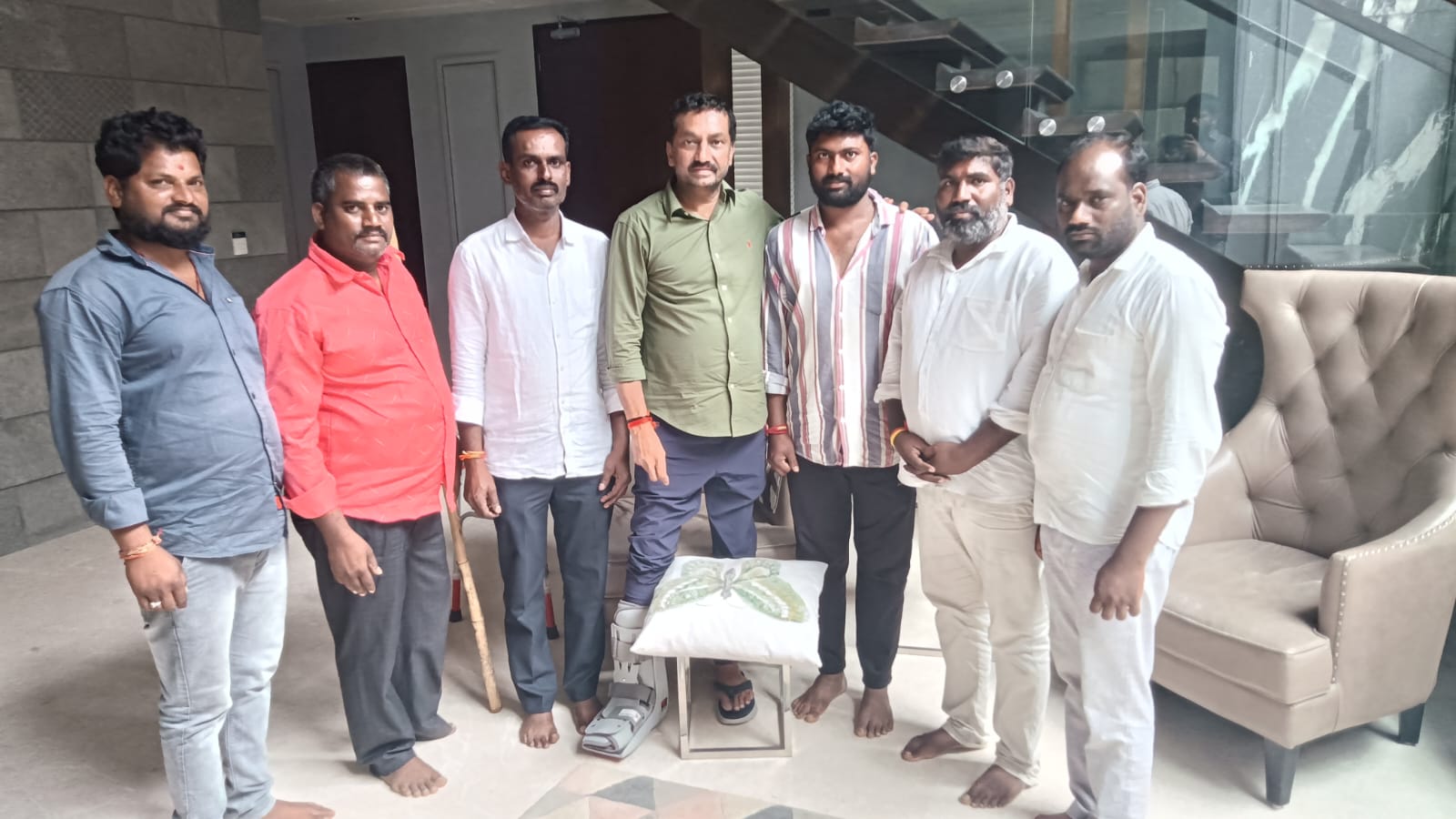 మెదక్ ఎంపీ ని పరామర్శించిన చిలిపి చెడు మండల బిజెపి కార్యకర్తలు
