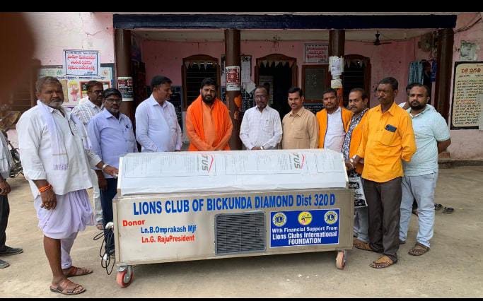 బిచ్కుంద లైన్స్ క్లబ్ వారు శవపేటికను( ఫ్రీజర్) మున్సిపాలిటీకి అందజేశారు