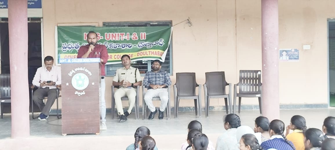 ఎన్ ఎస్ ఎస్ ఆధ్వర్యంలో దౌల్తాబాద్ జూనియర్ కళాశాల నందు యాంటీ డ్రగ్స్ పై అవగాహన కల్పించడం జరిగింది