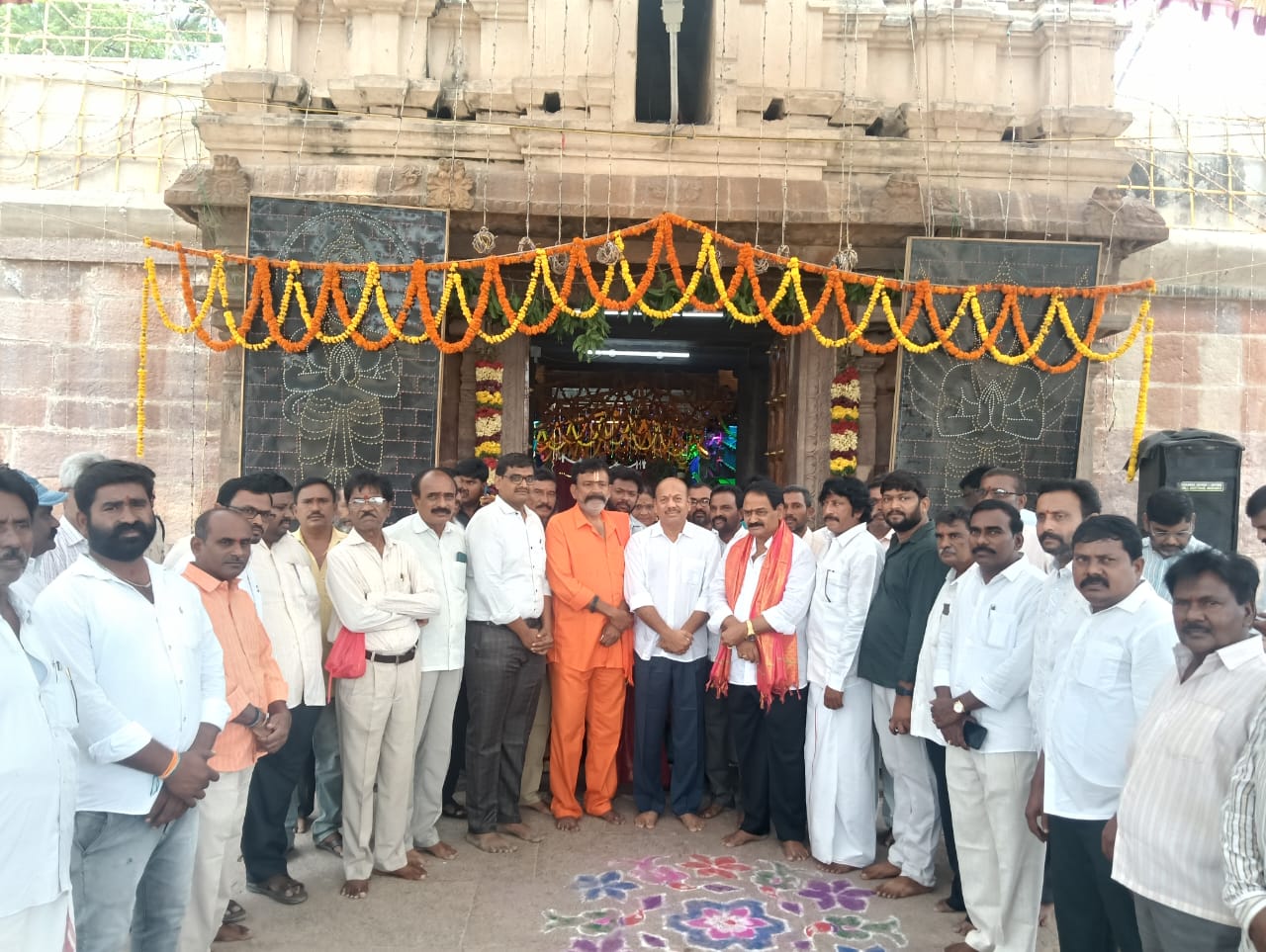 శ్రీశ్రీశ్రీ సౌమ్యనాథస్వామినీ దర్శించుకున్న మేడా రఘునాథ రెడ్డి ఆకేపాటి అమర్నాథ్ రెడ్డి