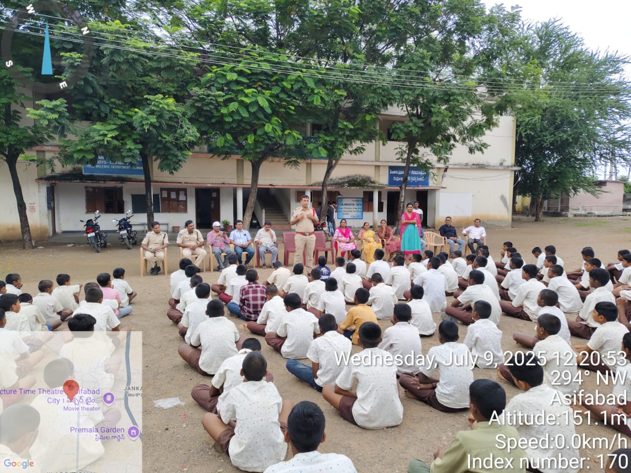 ఆశ్రమ బాలుర ఉన్నత పాఠశాల లో పోలీస్ షీ టీమ్ డ్రగ్స్ ఈవ్ టీజింగ్ పైన అవగాహన సదస్సు
