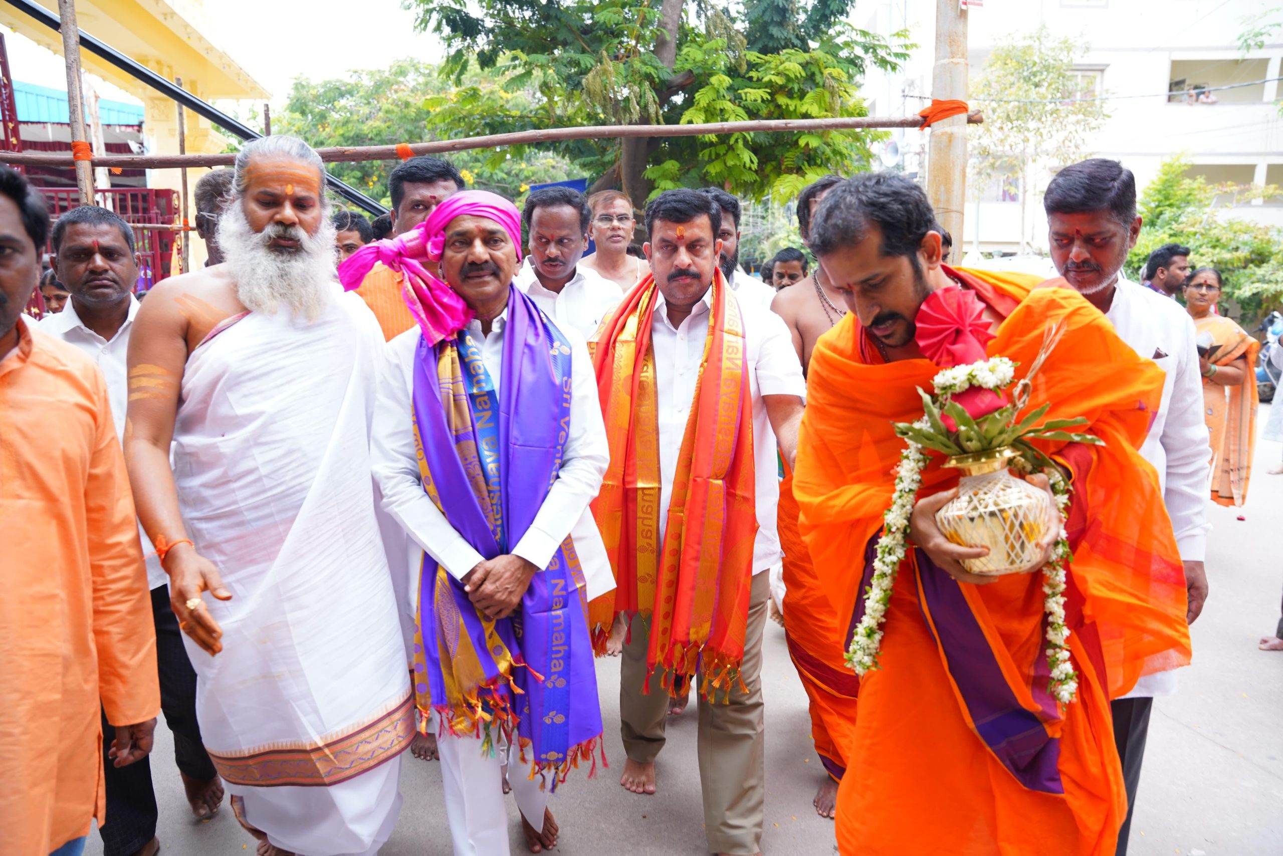కూకట్పల్లి వివేకానంద నగర్ లో సాయిబాబా దేవాలయంలో ఘనంగా గురు పౌర్ణమి వేడుకలు