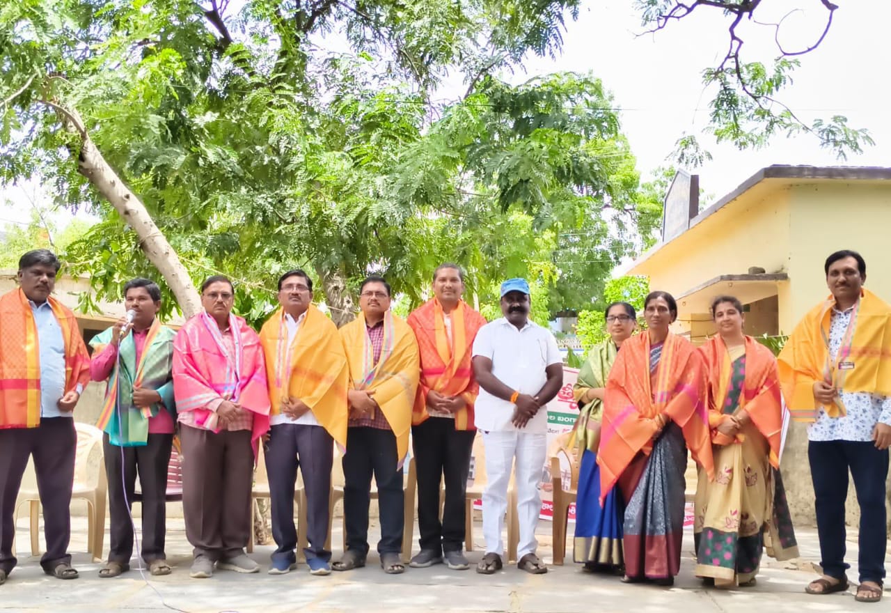గురువులను పూజించడంప్రతి ఒక్కరి భాధ్యత