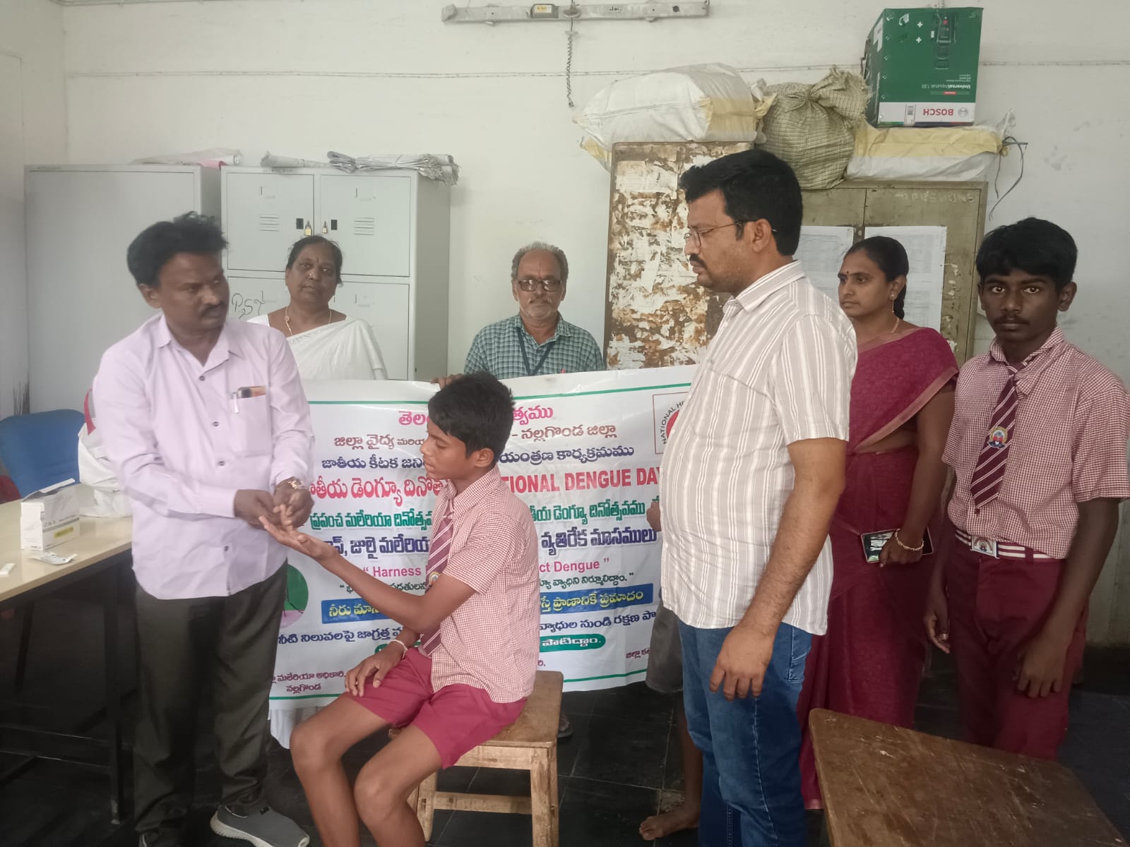 బీసీ గురుకులంలో డెంగ్యూ, మలేరియా పై విద్యార్థులకు అవగాహన కార్యక్రమం