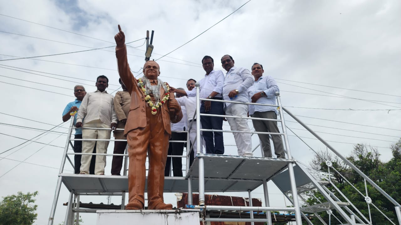 బి.ఆర్ అంబేద్కర్, తథాగత్ భగవాన్ బుద్ధుడు చూపిన సన్మార్గంలో నడవాలి