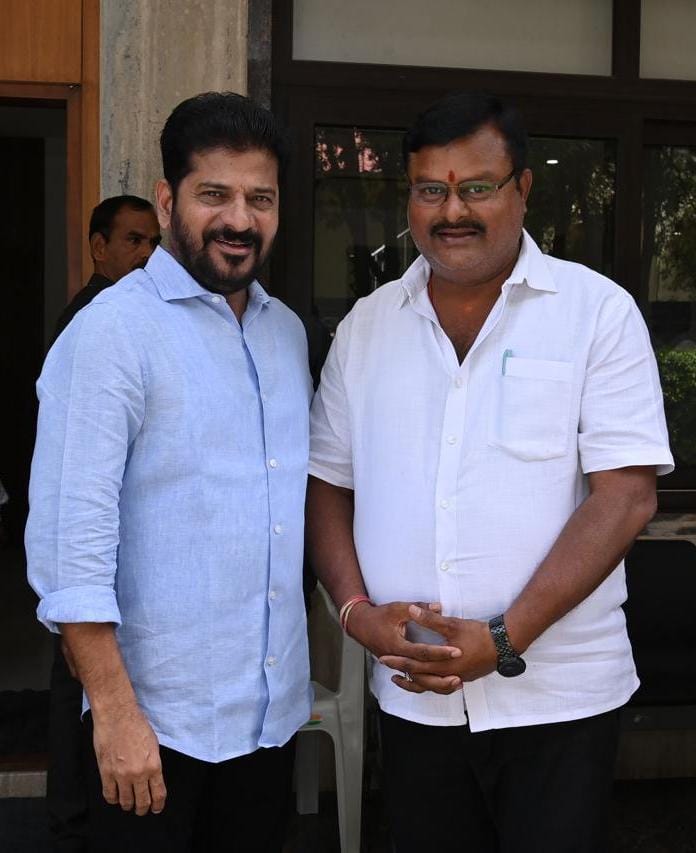 ముఖ్యమంత్రి రేవంత్ రెడ్డి కి ధన్యవాదాలు తెలియజేసిన రాష్ట్ర బీసీ నాయకులు జర్నలిస్టు తెల్ల హరికృష్ణ