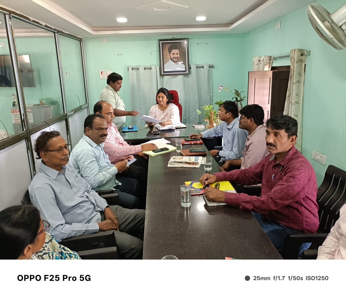 ప్రజా సమస్యలను పరిష్కరించేందుకే ప్రజావాణి! హత్నూర.తహసిల్దార్ పర్వీన్ షేక్