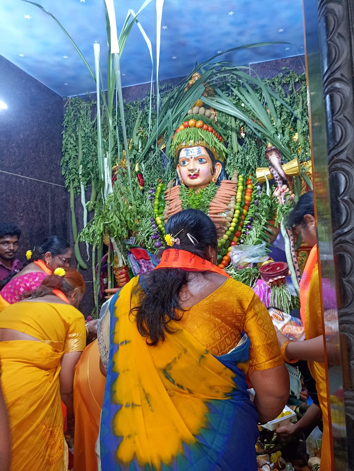 శ్రీశ్రీశ్రీ ముత్యాలమ్మ మరిడమ్మ అమ్మవార్లకు ఆషాడం సారె