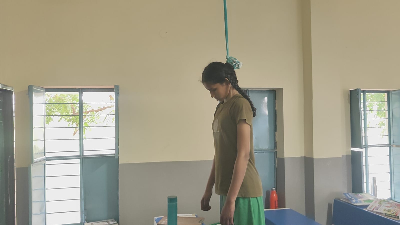 కస్తూరిబా పాఠశాల విద్యార్థిని ఆత్మహత్య.