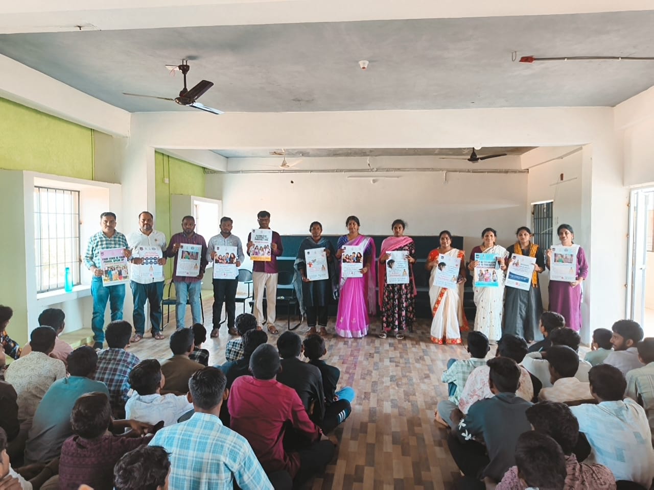 విద్యార్థులు సైబర్ మోసాలకు గురి కావద్దు