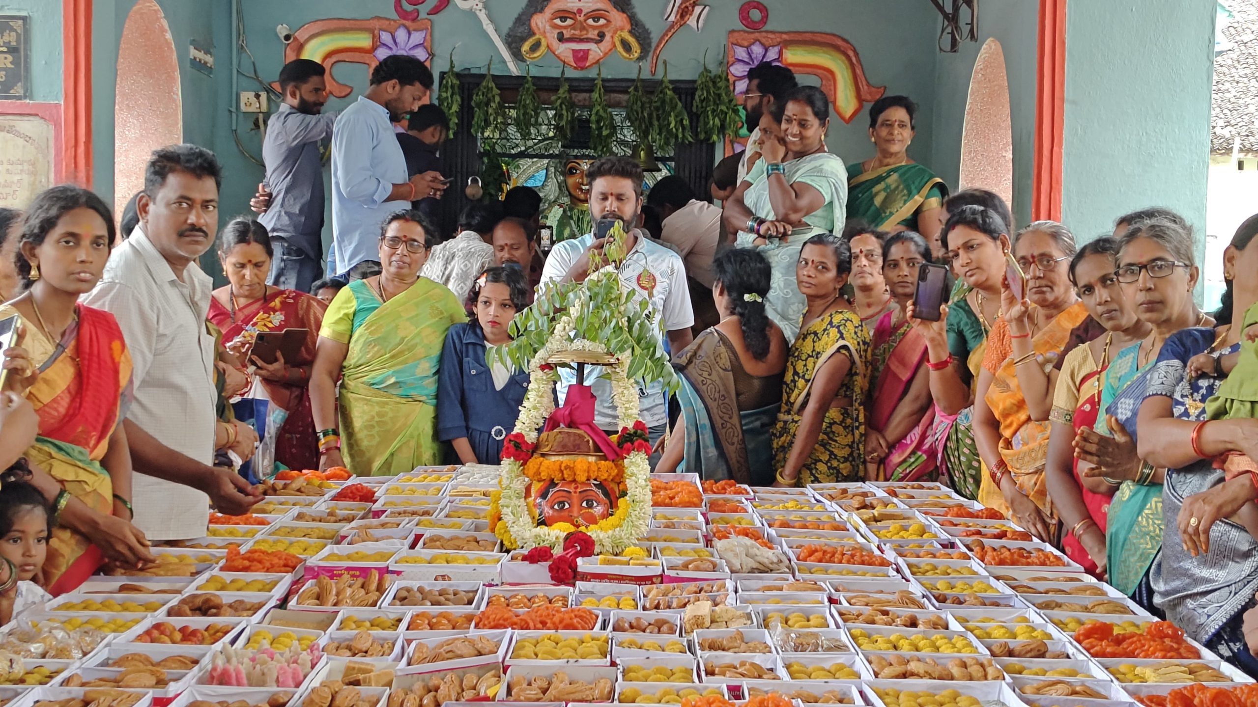 శ్రీశ్రీశ్రీ లంకతల్లమ్మ తల్లికి ఆషాడ మాసం సారె