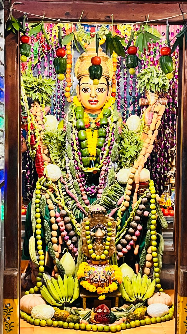 శ్రీ మావుళ్ళమ్మ తల్లి అమ్మవారికి వివిధ రకాల కూరగాయలతో అలంకరణ