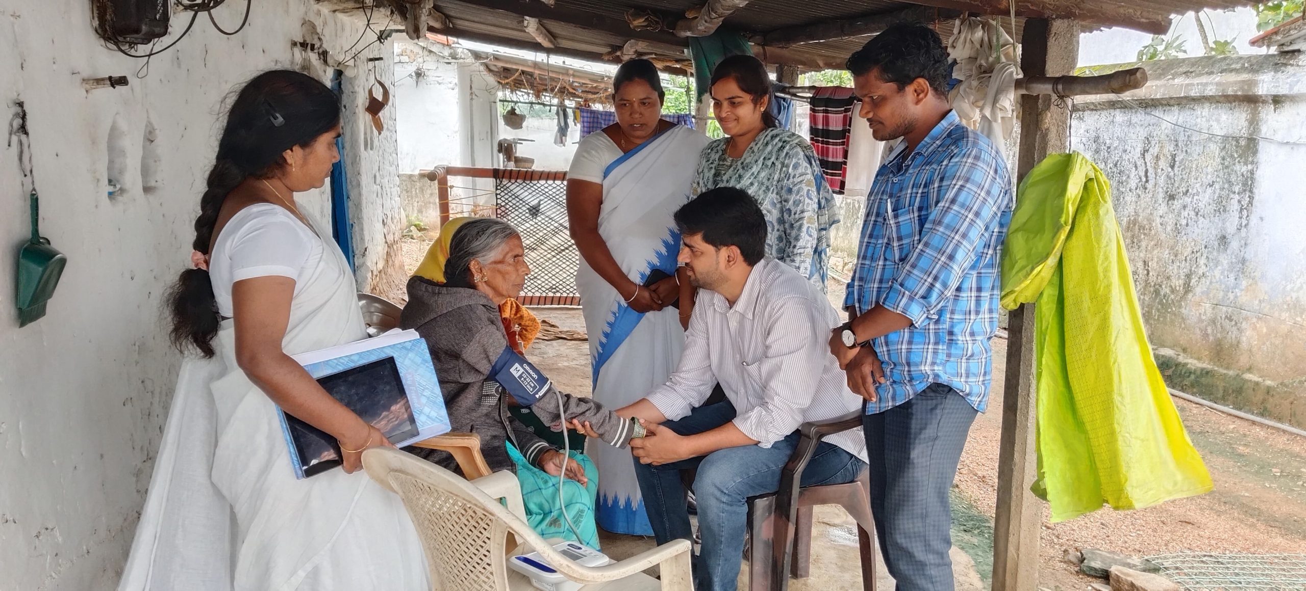 స్పెషల్ డ్రైవ్ కార్యక్రమం నిర్వహించిన డాక్టర్ ఎల్లాల అజిత్ రెడ్డి