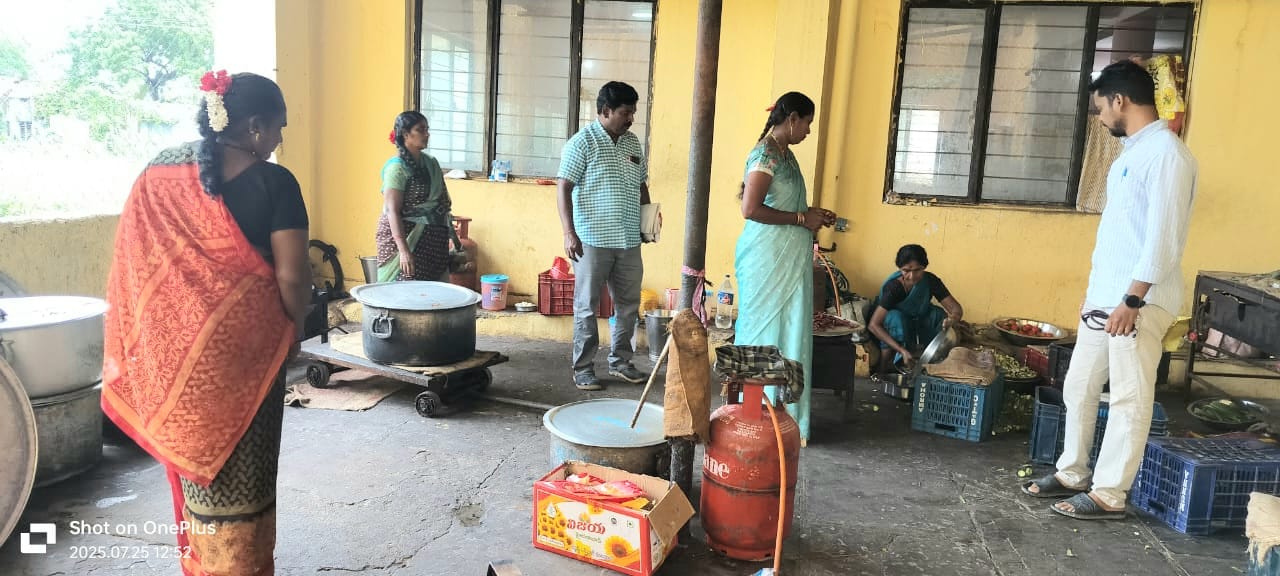 పరిసరాల పరిశుభ్రతే ఆరోగ్యానికి మూలం : డాక్టర్ హరినాథ్.