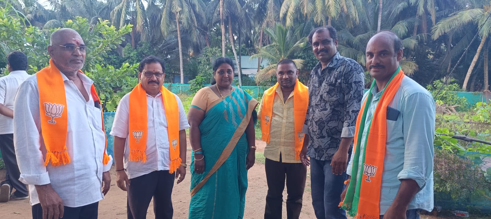 జనసేన నాయకురాలు భాగ్యశ్రీని కలిసిన బిజెపి నాయకులు