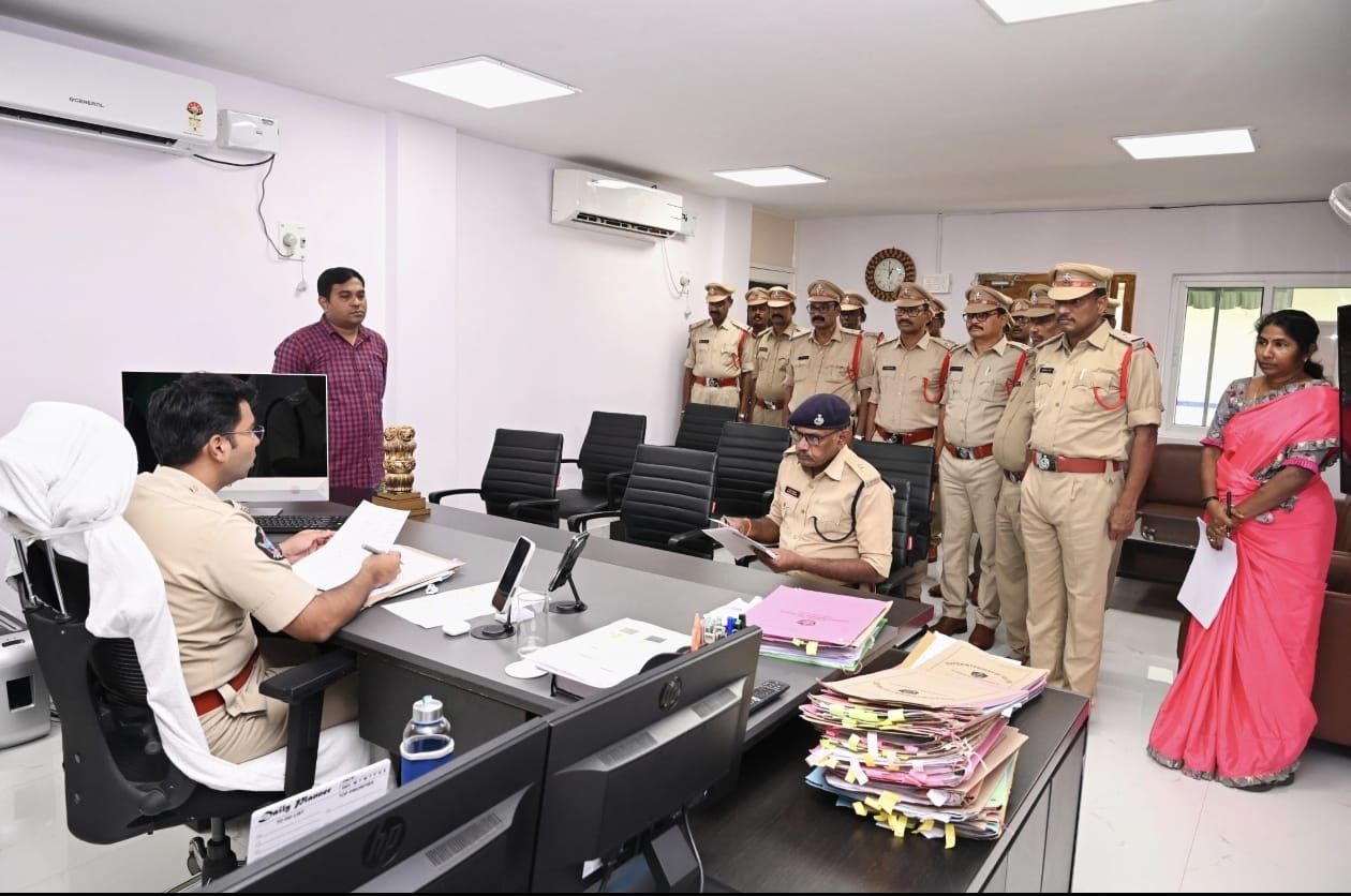 25 మంది హెడ్ కానిస్టేబుళ్లు కు ఏఎస్ఐ లుగా పదోన్నతి  ఎస్పీ తుహిన్ సిన్హా