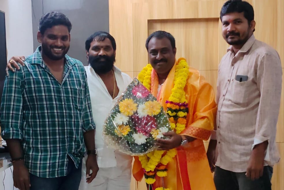 అభినందనలు తెలిపిన నాగభూషణం