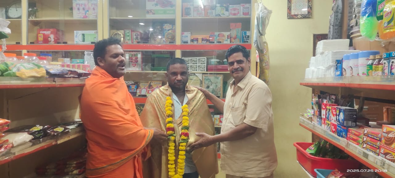 బిజెపి జిల్లా కోశాధికారి గ్రంధి నానాజీకి ఫ్రెండ్లీ క్లబ్ సభ్యులచే సన్మానం