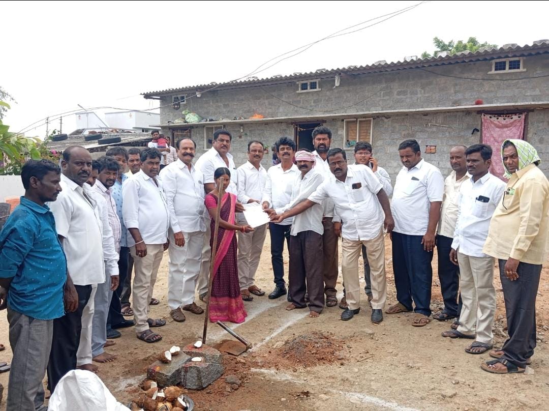 ఇందిరమ్మ ఇంటికి భూమి పూజ కార్యక్రమము.