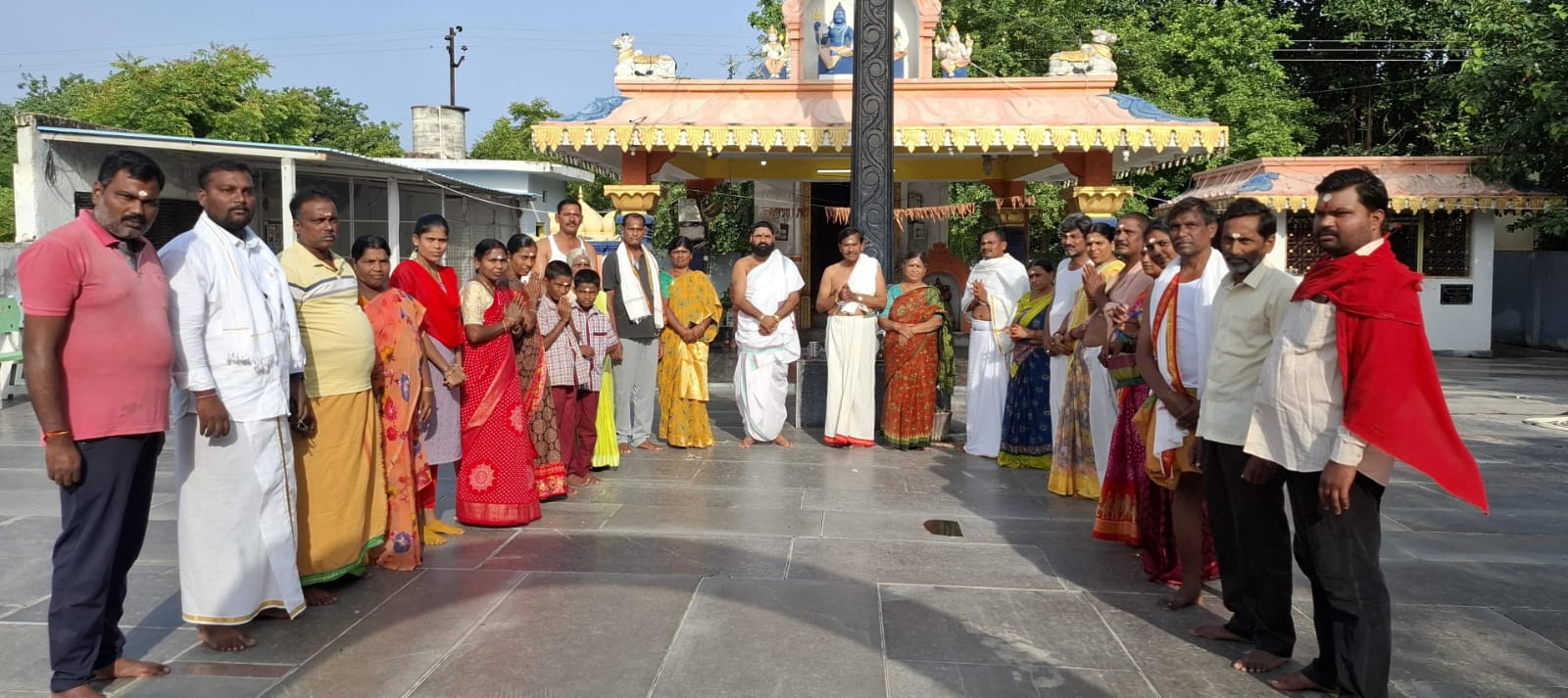 శ్రీ పశుపతినాథ్ శివాలయంలో శ్రావణమాసం ప్రత్యేక పూజలు ..