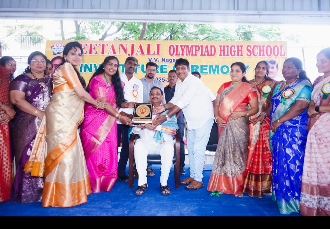 కూకట్పల్లి వివేకానంద నగర్ లోని గీతాంజలి ఒలంపియాడ్ హై స్కూల్ స్టూడెంట్ క్యాబినెట్ ఎలక్షన్ లో పాల్గొన్న ఎమ్మెల్యే ఆరికెపుడి గాంధీ