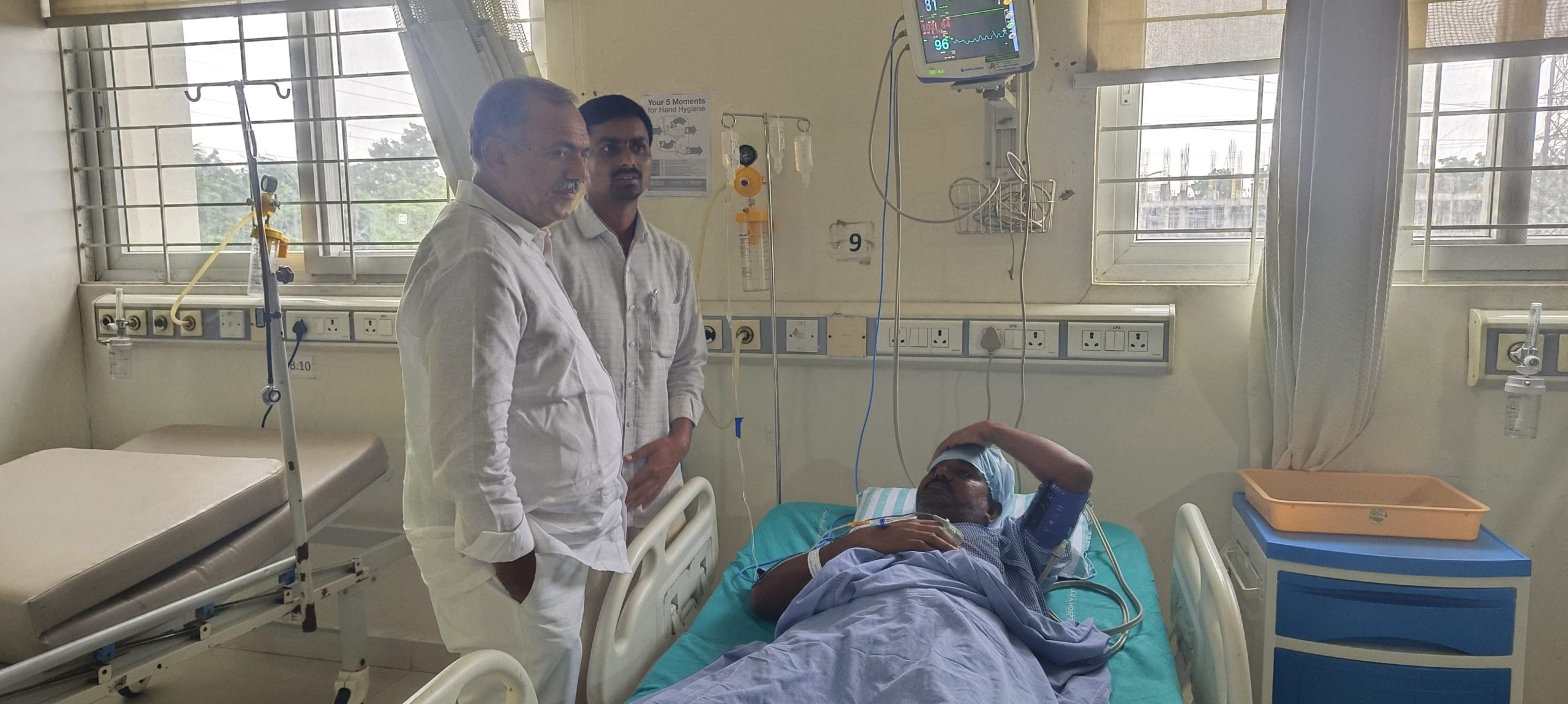 .మనోధైర్యం చెప్పిన మాజీ ఎమ్మెల్యే గండ్ర….